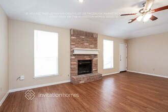 527 Shealy St in Webster, TX - Foto de edificio - Building Photo