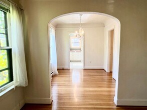 705 N 46th St in Seattle, WA - Building Photo - Building Photo