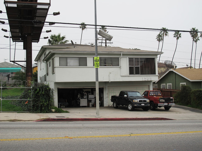 1258 N Virgil Ave in Los Angeles, CA - Foto de edificio - Building Photo