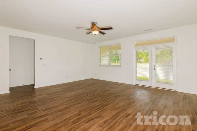 117 Everett Sq in Mcdonough, GA - Foto de edificio - Building Photo