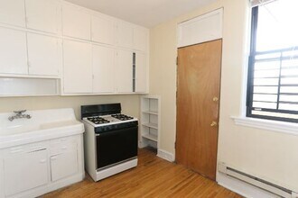 4337 N Wolcott Ave, Unit B4 in Chicago, IL - Foto de edificio - Building Photo