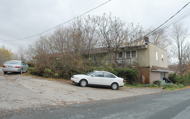 138 Mcchesney Ave in Troy, NY - Building Photo - Building Photo