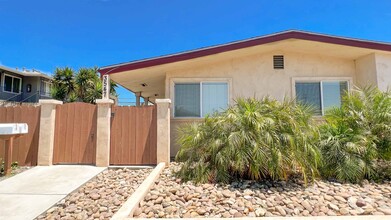 College Duplex in San Diego, CA - Building Photo - Interior Photo