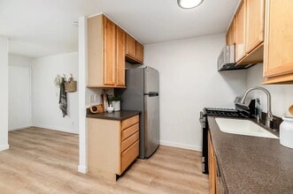 13754 Mango Dr in Del Mar, CA - Building Photo - Building Photo