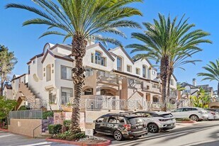 12614 Carmel Country Rd in San Diego, CA - Building Photo