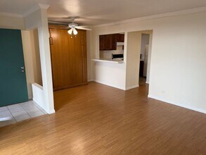 3266 Ashford St in San Diego, CA - Building Photo - Building Photo