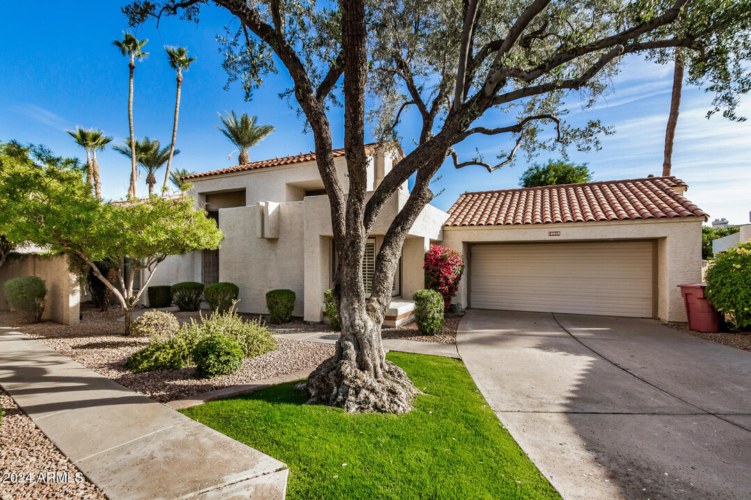 10060 E San Bernardo Dr in Scottsdale, AZ - Building Photo