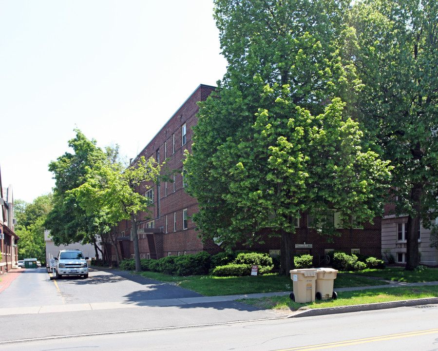 30-32 S Goodman St in Rochester, NY - Building Photo