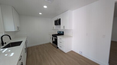 66055 Flora Ave in Desert Hot Springs, CA - Building Photo - Building Photo