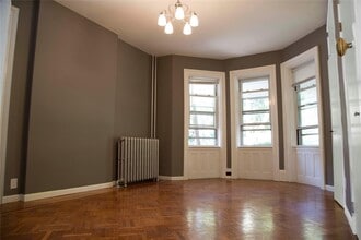 85-04 Park Ln S in Queens, NY - Building Photo - Building Photo