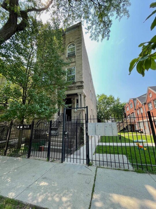 2615 W Potomac Ave-Unit -1 in Chicago, IL - Building Photo