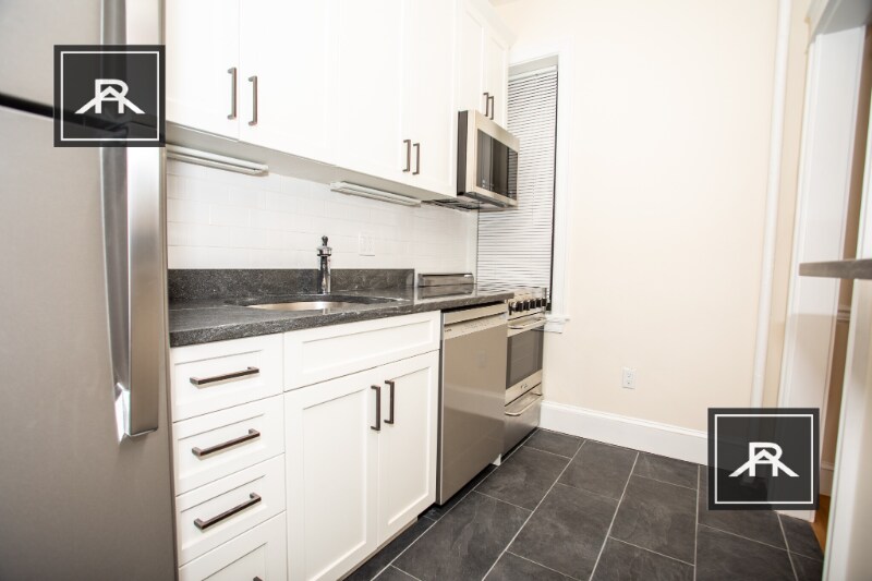 1340 Commonwealth Ave, Unit 17 in Boston, MA - Building Photo