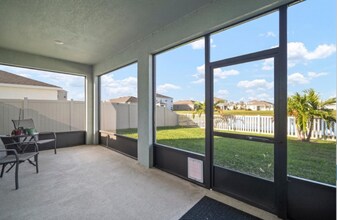 16784 Glacier Bay Loop in Wimauma, FL - Building Photo - Building Photo