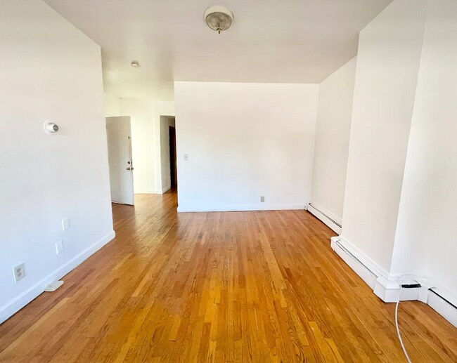 846 Huntington Ave, Unit 3 in Boston, MA - Foto de edificio - Building Photo