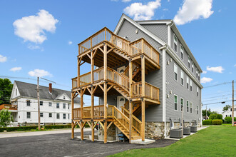 63 Adams St in Norwood, MA - Foto de edificio - Building Photo