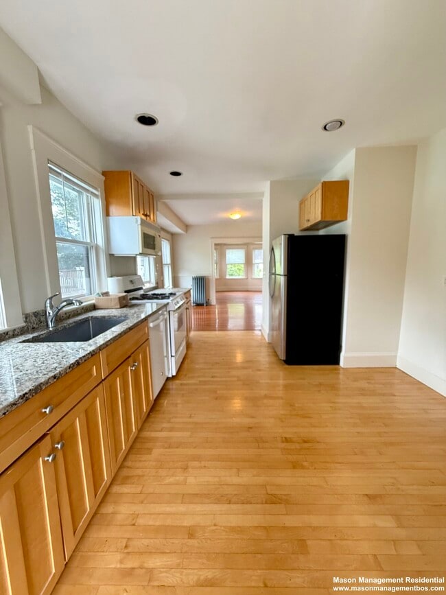 68 Putnam St, Unit 2