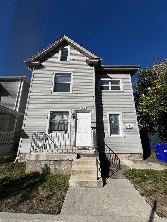 126-126 E 6th Ave in Columbus, OH - Foto de edificio