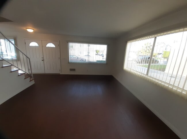 2612 Mathews Ave, Unit 1 in Redondo Beach, CA - Building Photo - Building Photo