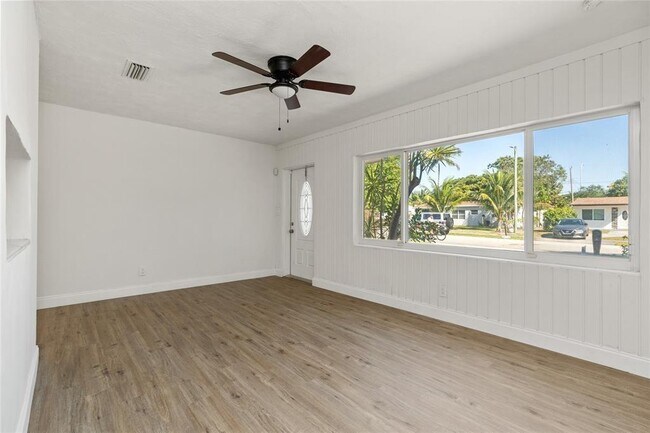 540 NE 61st St in Fort Lauderdale, FL - Foto de edificio - Building Photo