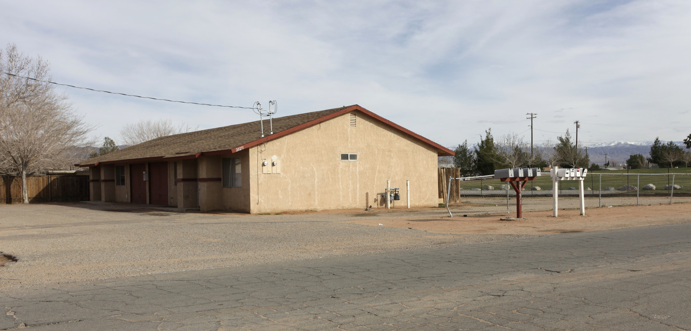 20271 Serrano Rd in Apple Valley, CA - Building Photo