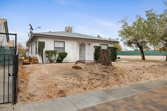 45104 Date in Lancaster, CA - Building Photo - Building Photo