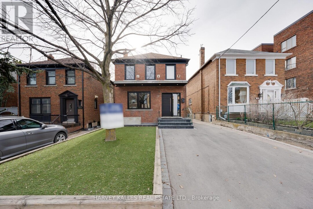 1836 Bathurst St in Toronto, ON - Building Photo