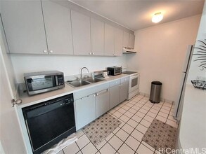 1687 Pensacola St in Honolulu, HI - Building Photo - Building Photo