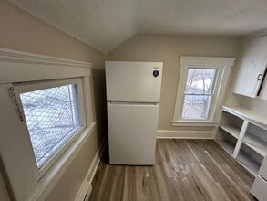 518 Lake Ave in Elyria, OH - Foto de edificio - Building Photo