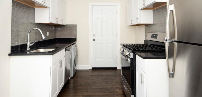 3829 N Greenview Ave in Chicago, IL - Foto de edificio - Building Photo