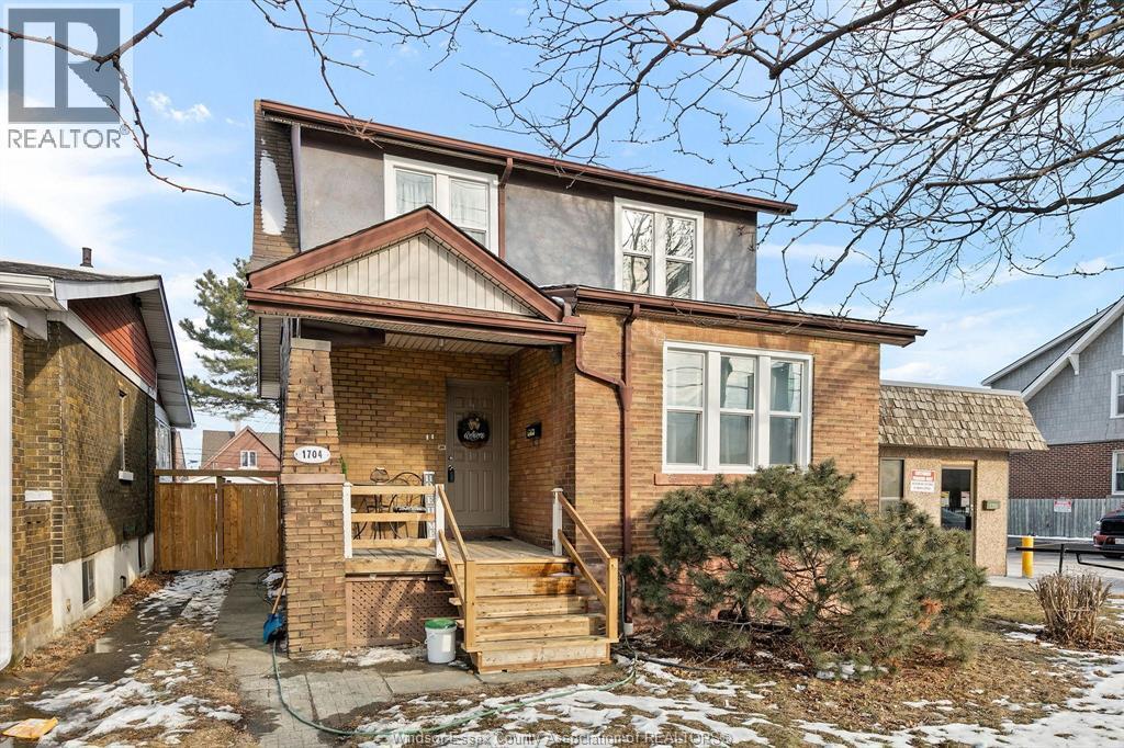 1704 Mercer St in Windsor, ON - Building Photo