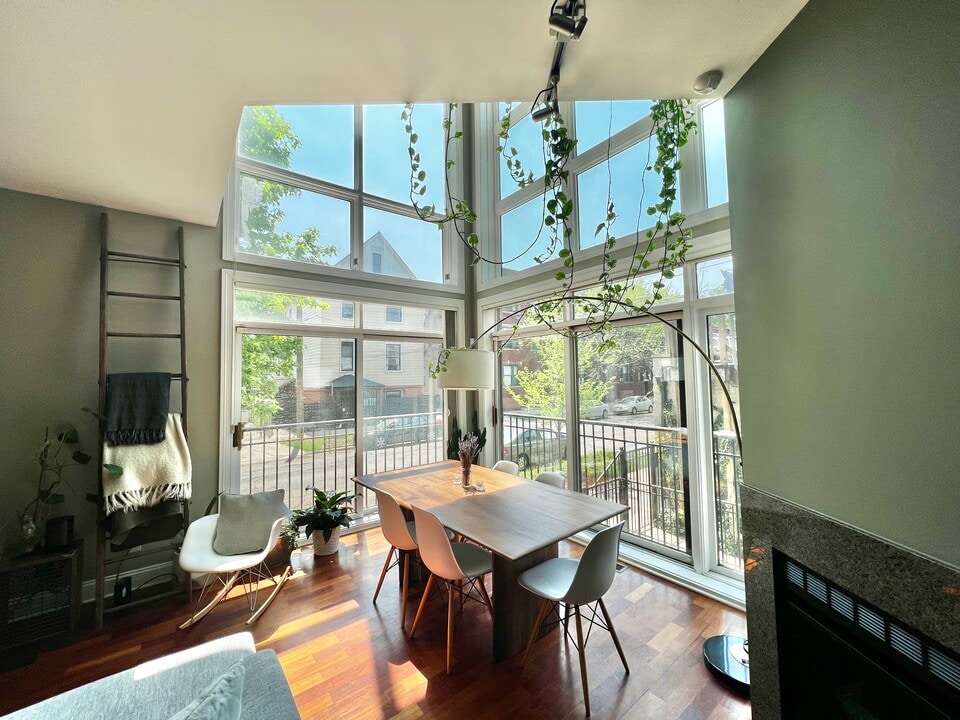 1700 N Talman Ave, Unit 2 in Chicago, IL - Building Photo