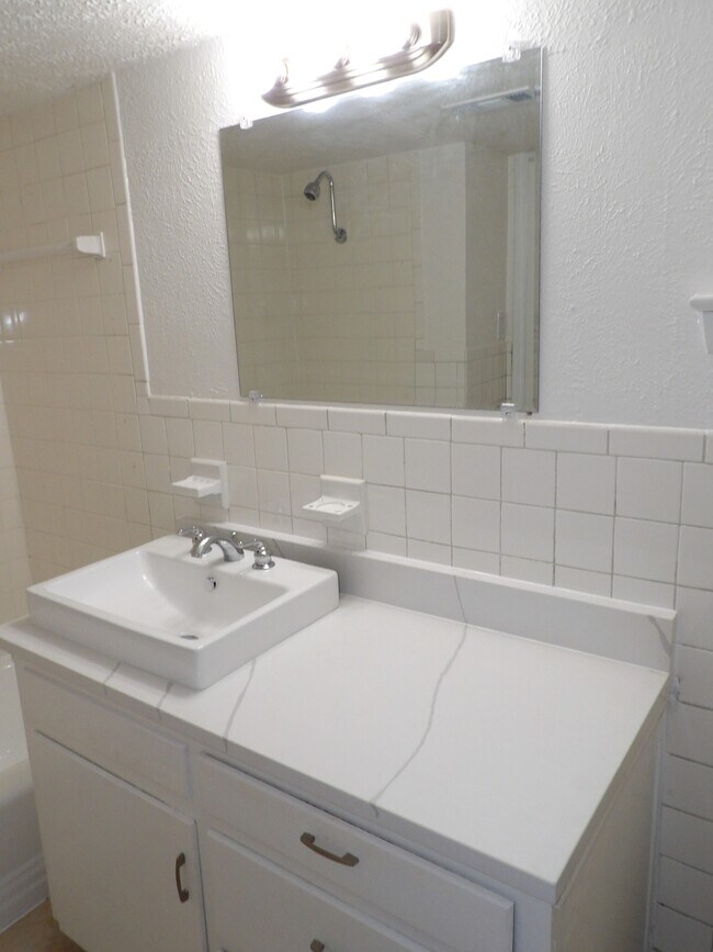 4319 Buena Vista St in Dallas, TX - Building Photo - Building Photo