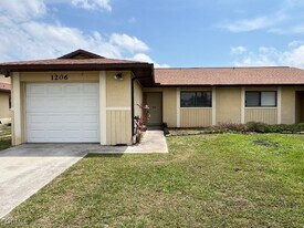 1206 Diplomat Pkwy E in Cape Coral, FL - Building Photo