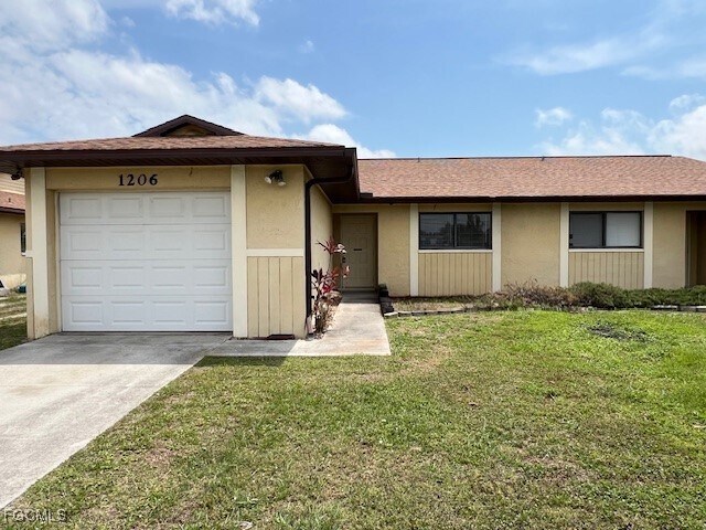 1206 Diplomat Pkwy E in Cape Coral, FL - Building Photo