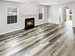 512 Selsey Ct S in Hermitage, TN - Foto de edificio - Building Photo