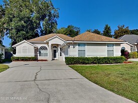 2968 Majestic Oaks Ln in Green Cove Springs, FL - Building Photo