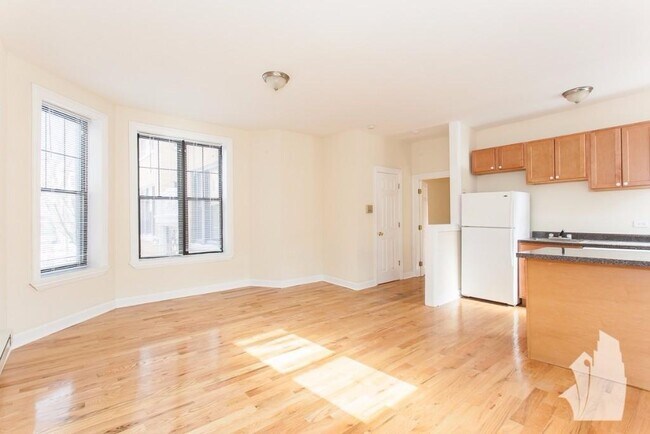 723 W Barry Ave, Unit A1