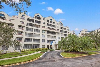 2333 Feather Sound Dr in Clearwater, FL - Foto de edificio - Building Photo