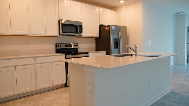 2331 Burney Fls Ln in Davenport, FL - Building Photo - Building Photo