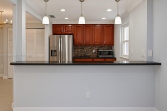 3242 Mary St in Miami, FL - Building Photo - Building Photo
