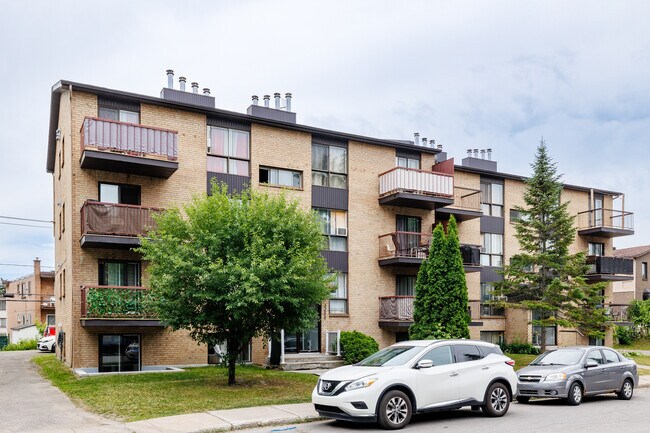 3260 Charles-Best Rue in Laval, QC - Building Photo - Building Photo