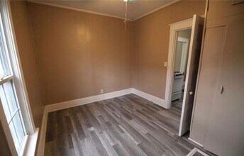 212 W Central Ave in Miami, OK - Building Photo - Building Photo