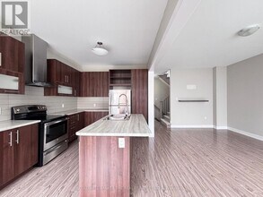 118 Vanier St in Whitby, ON - Building Photo - Building Photo
