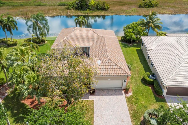 16724 NW 8th St in Pembroke Pines, FL - Building Photo - Building Photo