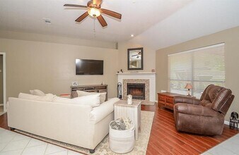 226 W New Meadows Dr in Sugar Land, TX - Building Photo - Building Photo