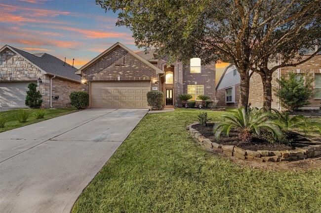 property at 115 N Hawkhurst Cir