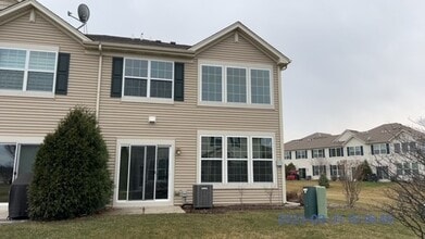 10070 Cummings St in Huntley, IL - Building Photo - Building Photo