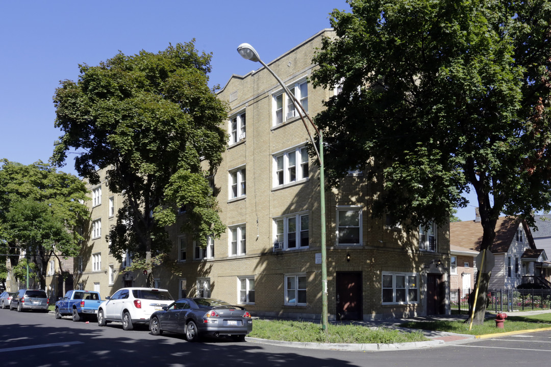 Belmont Cragin in Chicago, IL - Building Photo