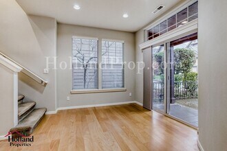 7135 NE Stonewater St in Hillsboro, OR - Building Photo - Building Photo