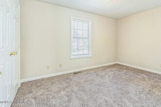 4232 Grantline View Ct in New Albany, IN - Building Photo - Building Photo